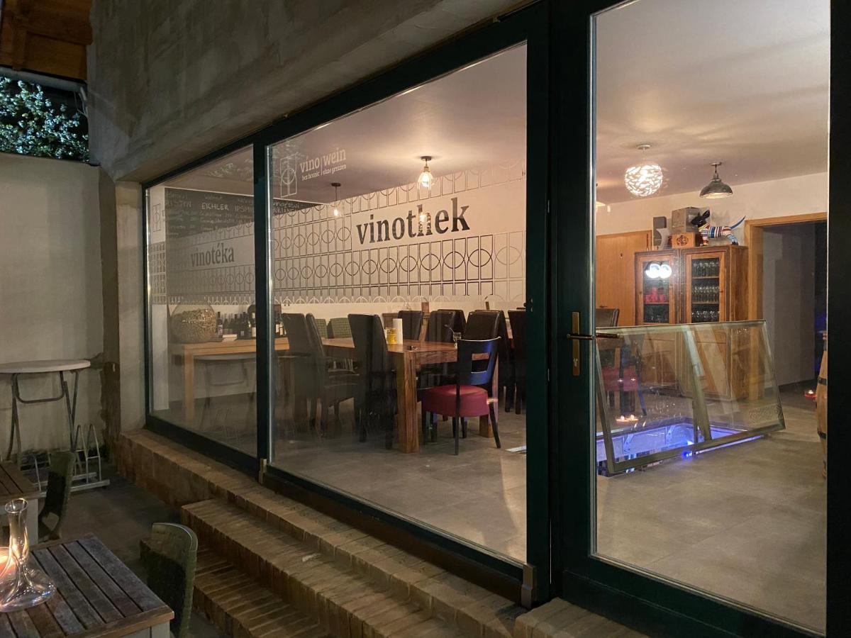 Penzion Za Radnici Valtice Εξωτερικό φωτογραφία
